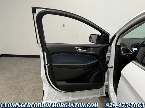 Used 2022 Ford Edge SEL w/ Sport Appearance Package image 13