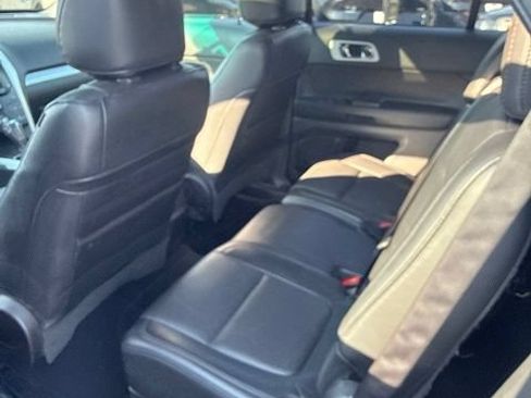 Used 2014 Ford Explorer XLT w/ Equipment Group 202A AWD/4WD image 6