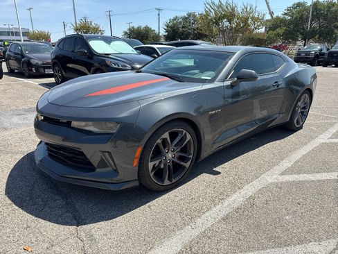Used 2017 Chevrolet Camaro LT RWD image 2