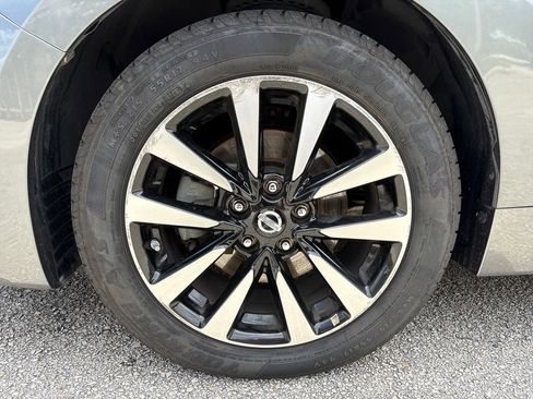 Used 2018 Nissan Altima 2.5 SV FWD image 14