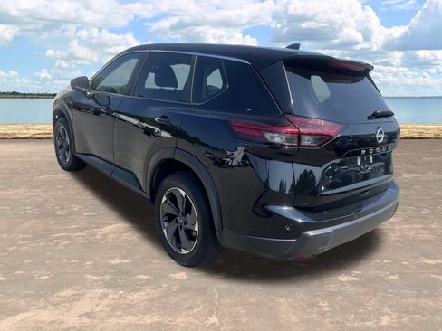 Used 2025 Nissan Rogue SV FWD image 8