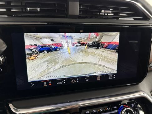 Used 2025 GMC Sierra 2500 Denali Ultimate AWD/4WD image 19