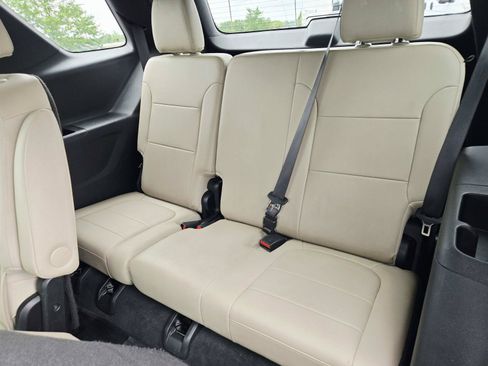 Used 2022 Chevrolet Traverse LT w/ LPO, Floor Liner Package FWD image 14