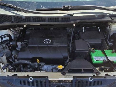 Used 2011 Toyota Sienna LE image 34
