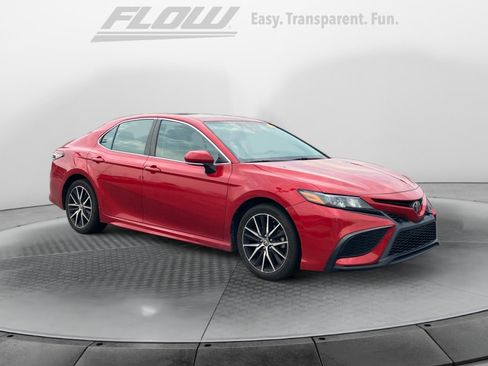 Used 2021 Toyota Camry SE FWD image 1