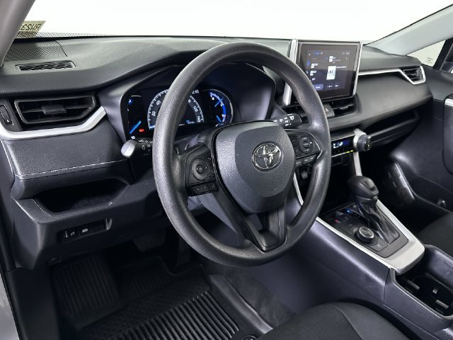Used 2024 Toyota RAV4 LE AWD/4WD image 10