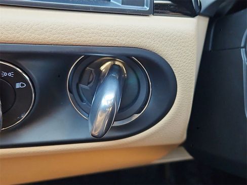 Certified 2025 Porsche Macan image 29