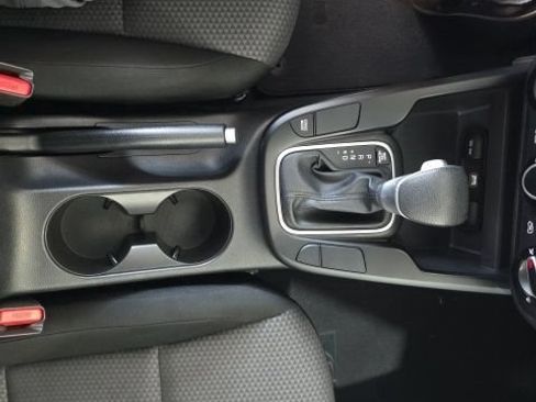 Used 2025 Kia Soul LX w/ LX Technology Package FWD image 18