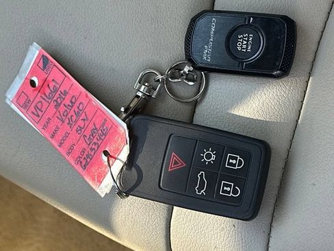Used 2016 Volvo XC60 T5 Premier w/ Proximity Package AWD/4WD image 32