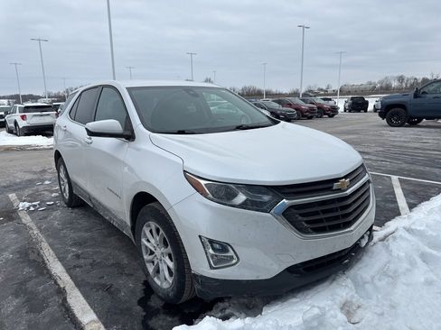 Used 2020 Chevrolet Equinox LT image 2
