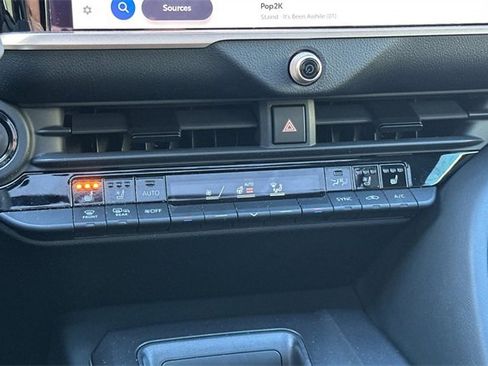 Used 2023 Toyota Crown Limited image 22