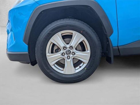 Certified 2021 Toyota RAV4 XLE w/ Convenience Package FWD image 23