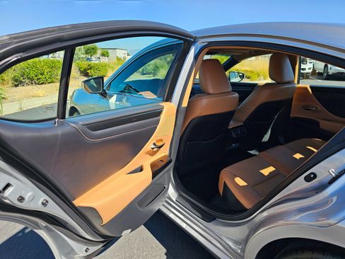 Used 2022 Lexus ES 350 FWD image 22
