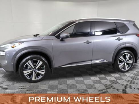 Used 2023 Nissan Rogue SL w/ SL Premium Package FWD image 11