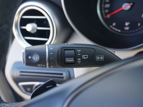 Used 2019 Mercedes-Benz GLC 300 image 27