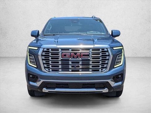 Used 2025 GMC Yukon Denali w/ Sun & Power Step Package AWD/4WD image 3