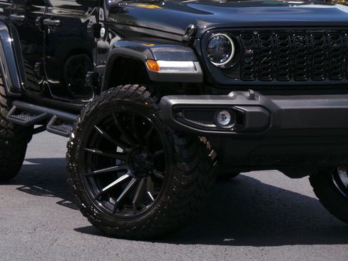 Used 2024 Jeep Wrangler Unlimited Sahara w/ Technology Group AWD/4WD image 24