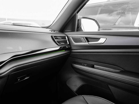 New 2026 Volkswagen Atlas Cross Sport SEL R-Line image 35