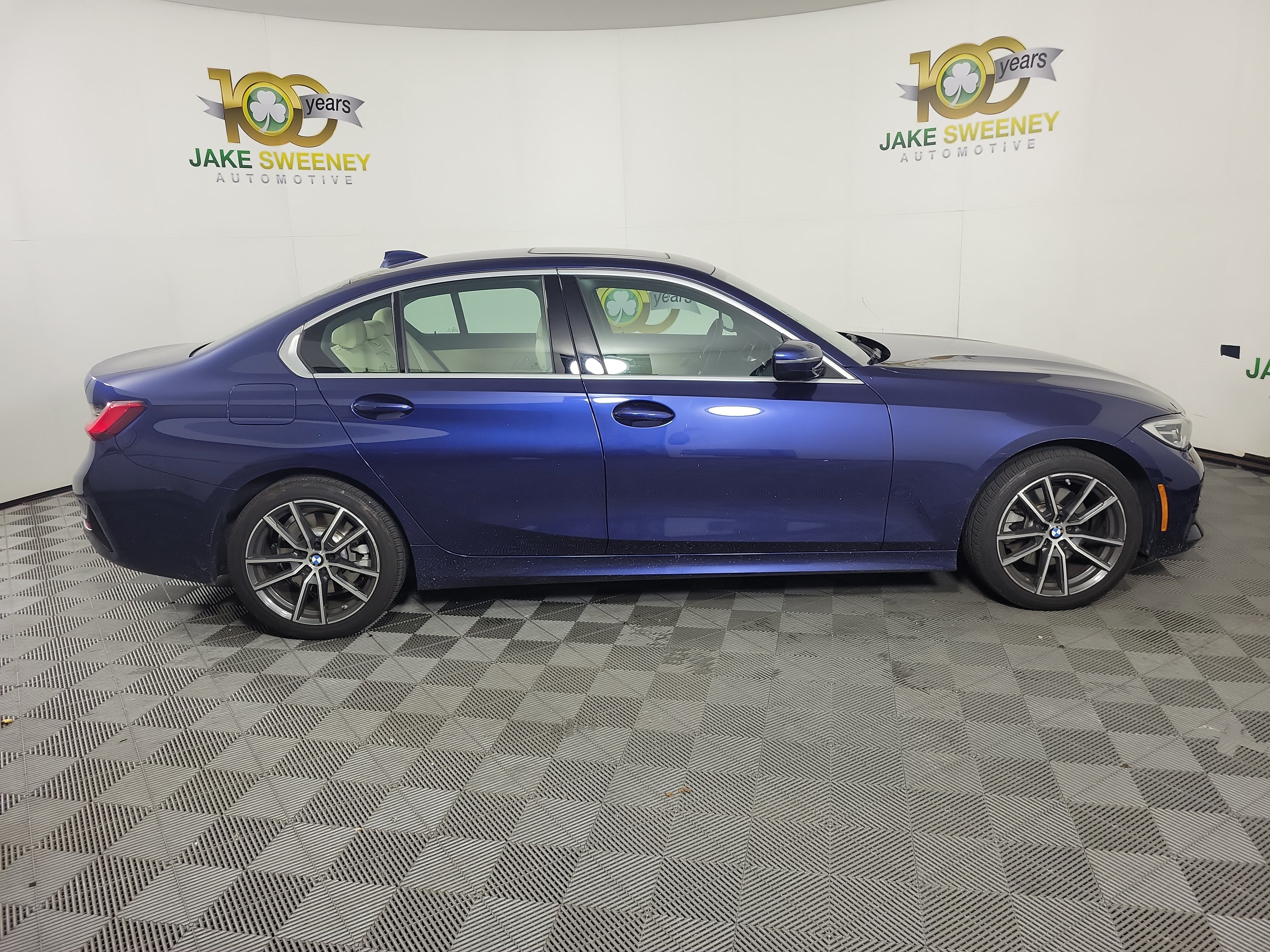 Used 2020 BMW 330i xDrive Sedan w/ Convenience Package AWD/4WD image 4