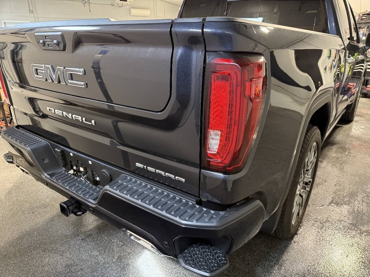 Used 2025 GMC Sierra 1500 Denali Ultimate AWD/4WD image 6