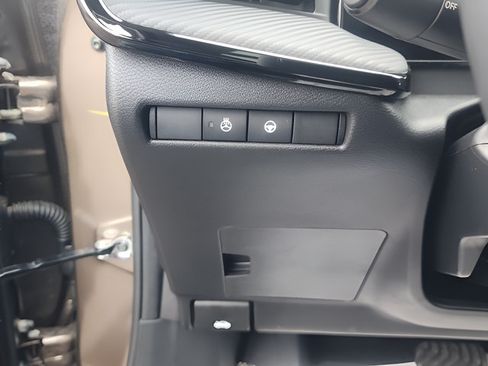 New 2026 Nissan Kicks SR w/ SR Premium Package AWD/4WD image 9
