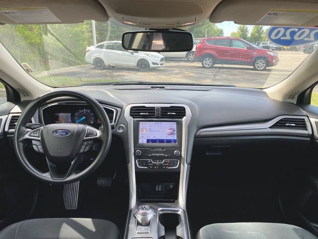 Used 2020 Ford Fusion SE AWD/4WD image 19