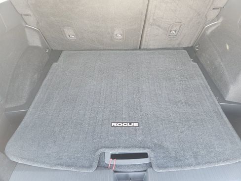 Used 2024 Nissan Rogue SV image 33