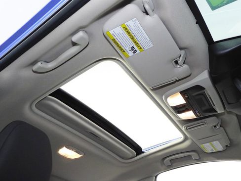 Certified 2025 Subaru Crosstrek 2.0i Premium image 18