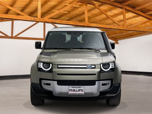Used 2021 Land Rover Defender 90 First Edition AWD/4WD image 8