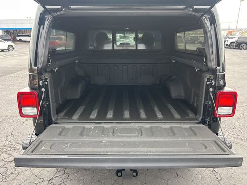 Used 2022 Jeep Gladiator Rubicon w/ Cold Weather Group image 45