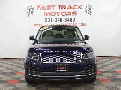 Used 2020 Land Rover Range Rover HSE image 2