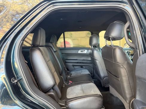 Used 2015 Ford Explorer XLT w/ Equipment Group 202A image 26