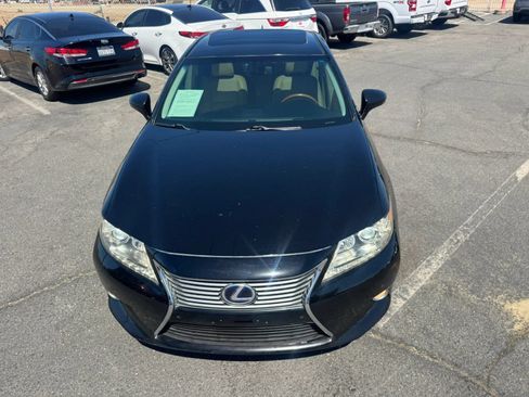 Used 2013 Lexus ES 300h w/ Luxury Pkg FWD image 15