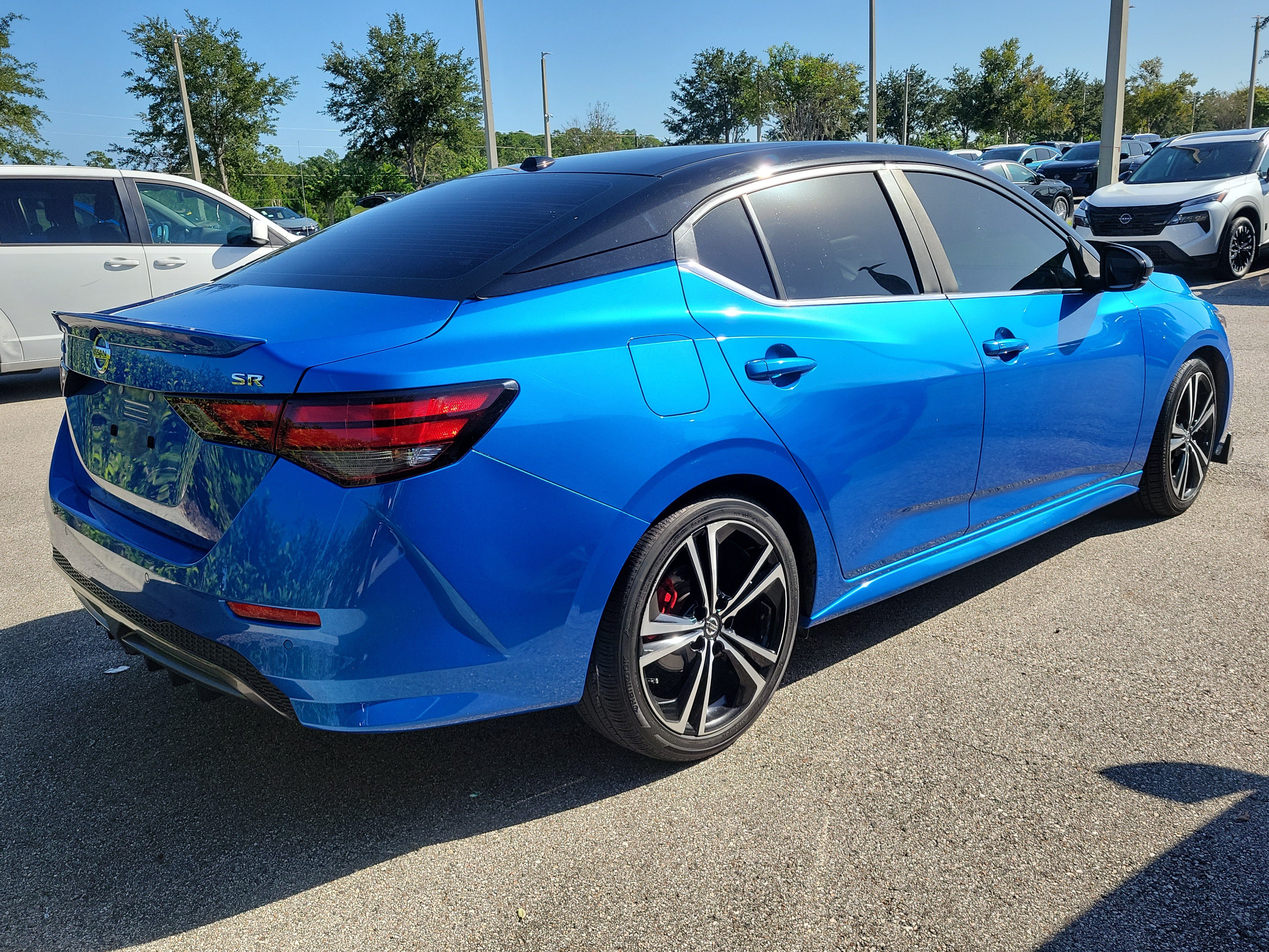 Certified 2021 Nissan Sentra SR FWD image 3