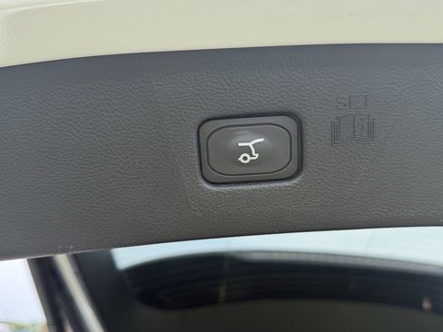 Used 2024 Ford Edge SEL w/ Convenience Package AWD/4WD image 8