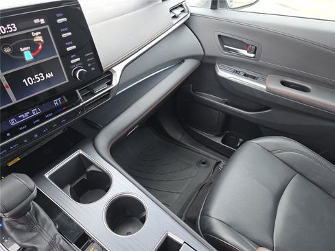 Used 2021 Toyota Sienna XSE w/ XSE Plus Package image 25