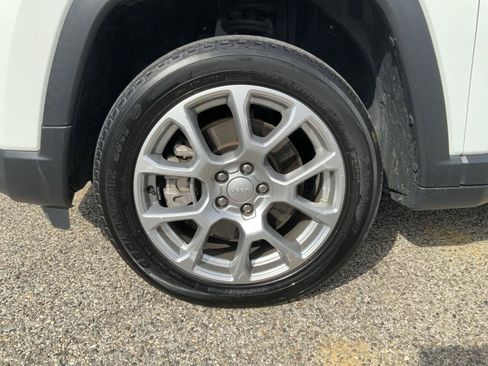 Used 2023 Jeep Compass Latitude AWD/4WD image 18