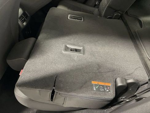 Used 2022 Chevrolet Equinox LT image 24