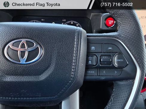 Used 2025 Toyota Tacoma TRD Off-Road w/ TRD Off Road Premium Package AWD/4WD image 17