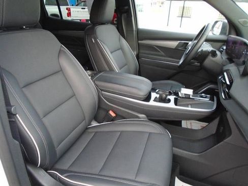 Certified 2025 Buick Enclave Preferred image 21