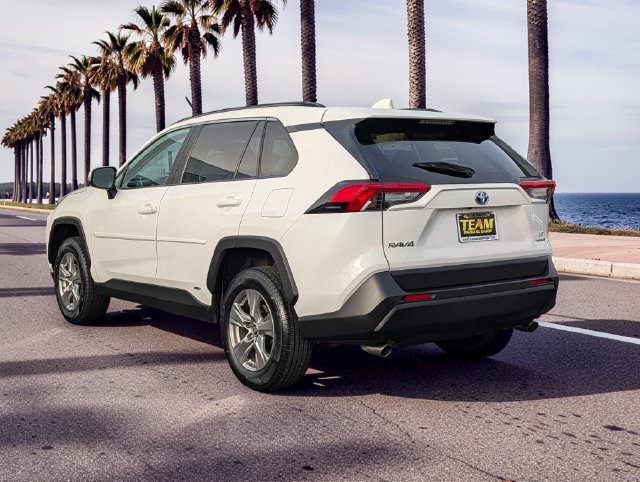 Used 2024 Toyota RAV4 LE AWD/4WD image 7