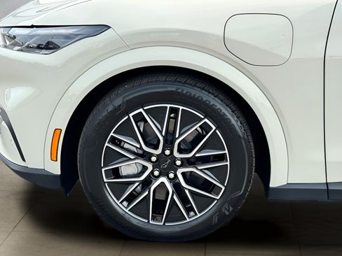 Used 2025 Ford Mustang Mach-E Premium RWD image 43