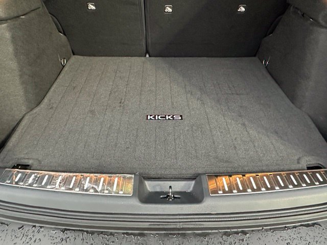 Certified 2025 Nissan Kicks SR w/ SR Premium Package AWD/4WD image 17