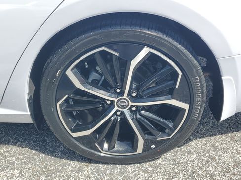 Certified 2024 Nissan Altima 2.5 SR image 8