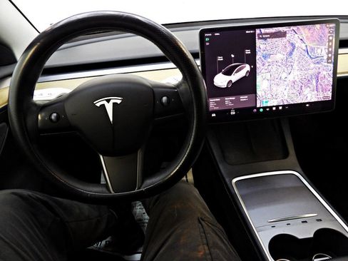 Used 2021 Tesla Model 3 Long Range AWD/4WD image 18