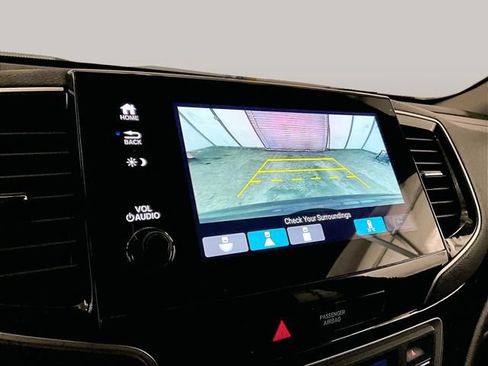 Used 2020 Honda Pilot Touring image 21