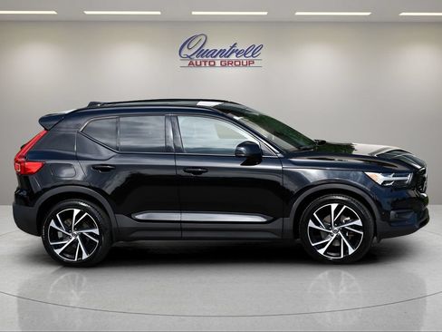 Used 2021 Volvo XC40 T5 R-Design w/ Advanced Package AWD/4WD image 3
