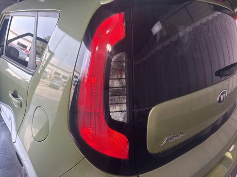 Used 2017 Kia Soul image 12