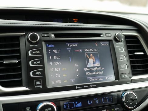 Used 2019 Toyota Highlander Limited Platinum image 13