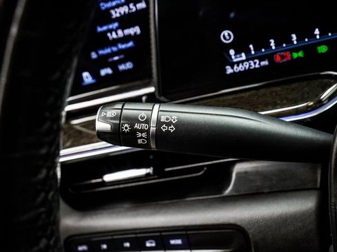 Used 2023 Cadillac Escalade ESV Premium Luxury image 45